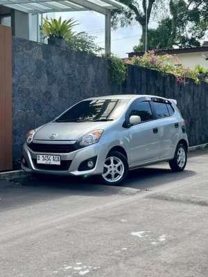 Jual bekas LOW KMDP 19JTDAIHATSU AYLA M SPORTY 1.0 MT 2019,lokasi di Bandung Kota