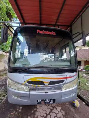 Medium Bus ISUZU NKR 71 HD E2, karoseri NEW ARMADA , tersedia melalui melalui situs Olx