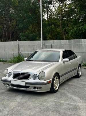 Jual bekas Mercedes Benz W210 New Eyes E240 2002 AT,lokasi di Jakarta Utara