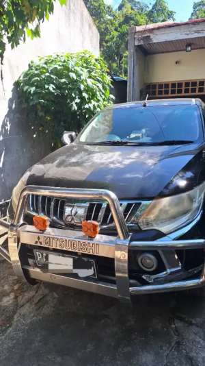 Jual bekas Mitsubishi triton 2.4 type exeed 2016,lokasi di Jayapura Kota
