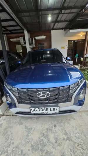 Mobil hyundai creta tipe trend , tersedia melalui melalui situs Olx