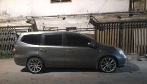 Nissan grand livina , tersedia melalui melalui situs Olx