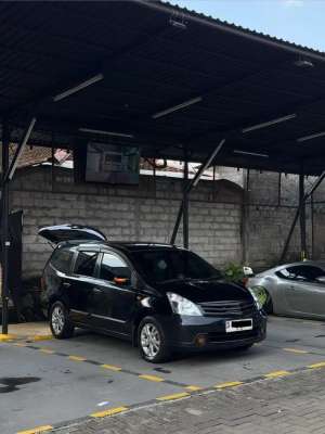 Nissan Grand Livina Ultimate 2012 , tersedia melalui melalui situs Olx