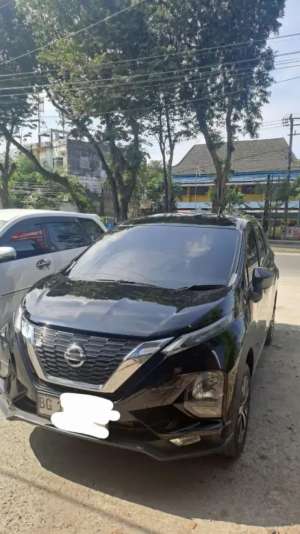 Nissan livina 1,5 VE AT , tersedia melalui melalui situs Olx