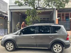 Nissan Livina 2012 Bensin , tersedia melalui melalui situs Olx