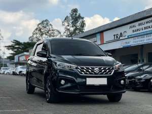 Jual bekas PALING IRITSUZUKI ERTIGA GX HYBRID 1.5 AT 2023 HITAM,lokasi di Tangerang Selatan Kota