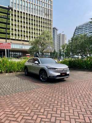 Jual bekas TDP 15JT AJA SUPER LOW KM HONDA HRV SE 1.5 AT 2022,lokasi di Jakarta Selatan