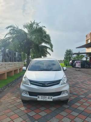 Jual bekas Toyota avanza manual 2015,lokasi di Surabaya Kota