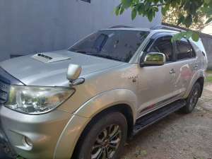 Toyota Fortuner 2005 Bensin , tersedia melalui melalui situs Olx
