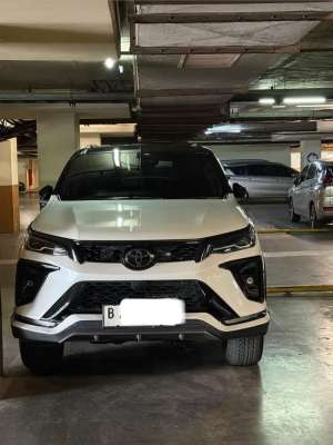 Jual bekas Toyota Fortuner 2.8 GR TSS AERO PACKAGE AT DIESEL 2025,lokasi di Jakarta Selatan