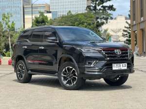 Jual bekas Toyota Fortuner VRZ 2.4 TRD Diesel AT 2020,lokasi di Jakarta Barat