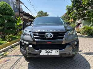 Jual bekas TOYOTA FORTUNER VRZ 2.4 TRD 2020,lokasi di Surabaya Kota