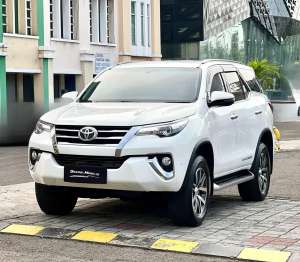 Jual bekas Toyota Fortuner VRZ Tetradrive 4x4 2.4 AT 2018Odo 59rbu Kilometer,lokasi di Tangerang Kota