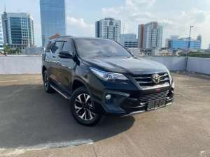 Jual bekas Toyota Fortuner VRZ TRD 2018 KM asli 75 rb,lokasi di Jakarta Utara