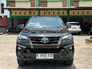Jual bekas TOYOTA FORTUNER VRZ TRD KICKSENSOR 2019,lokasi di Pekanbaru Kota