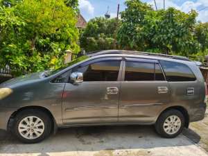 Toyota Innova E ManualTangan 1, Kondisi Istimewa , tersedia melalui melalui situs Olx