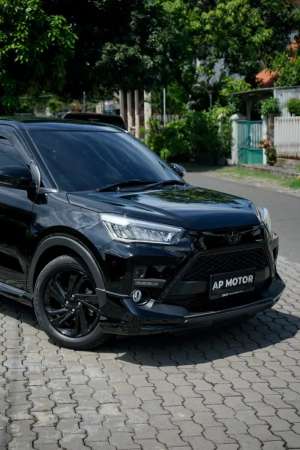 Jual bekas Toyota Raize GR 2024 Black,lokasi di Surabaya Kota