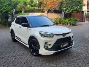Jual bekas Toyota Raize GR at TSS two tone km 6rb tgn 1 like new,lokasi di Jakarta Selatan