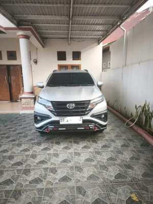 Jual bekas Toyota Rush TRD S 2018 AT silver,lokasi di Kendari Kota