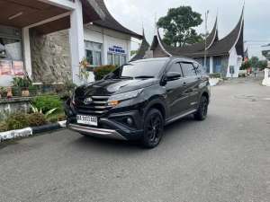 Jual bekas Toyota Rush TRD Sportivo type Tertinggi 2019 AT MaticHitam,lokasi di Padang Kota