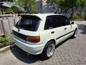 Toyota starlet limited 92 , tersedia melalui melalui situs Olx