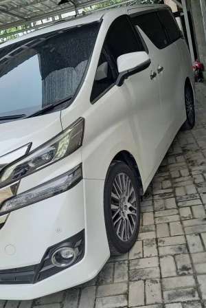 Toyota Vellfire 2017 Bensin , tersedia melalui melalui situs Olx