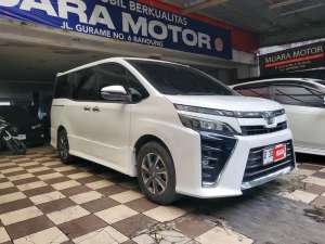 Toyota Voxy 2021 , tersedia melalui melalui situs Olx