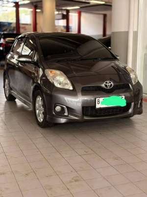 Toyota Yaris Terawat , tersedia melalui melalui situs Olx