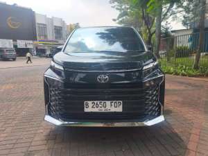 Jual bekas Voxy 2.0 2025 facelift,lokasi di Tangerang Kota