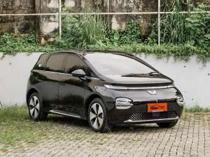 Jual bekas Wuling Cloud Pro Long Range Matic Hitam 2024,lokasi di Tangerang Selatan Kota