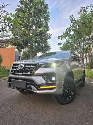 Jual bekas 16 RB KM FORTUNER 2.8 GR 2023 SEPERTI MOBIL BARU,lokasi di Bandung Kota