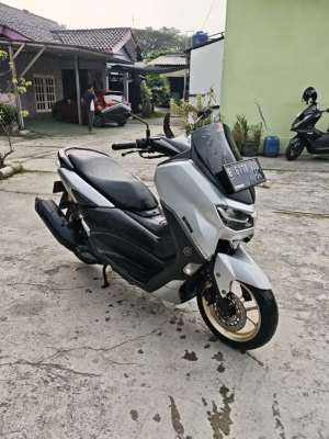 Jual bekas 1UNIT YAMAHA NMAX,lokasi di Tangerang Selatan Kota