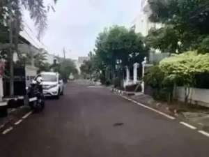 Best Deal Rumah 2 Lantai Billy Moon Pondok Kelapa, 5 KT Harga 3,5 M lokasi di Jakarta Timur, tersedia melalui melalui situs Olx