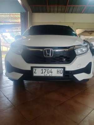 Jual bekas Bismillah numpang jual brio E. Metic putih 2024.ni Z,lokasi di Ciamis Kab.