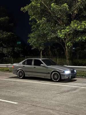 Jual bekas BMW 318i 1993 Bensin Manual,lokasi di Malang Kota