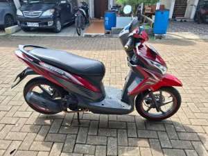Jual bekas Dijual honda vario 110 cc warna merah plat jakarta selatan,lokasi di Depok Kota