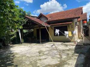 dijual rumah d daerah Cirendeu Tangerang selatan lokasi di Tangerang Selatan Kota, tersedia melalui melalui situs Olx