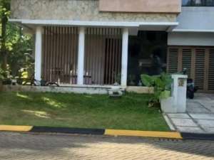 Dijual Rumah Desain Modern Minimalis Di Kompleks Bintaro Jaya lokasi di Tangerang Selatan Kota, tersedia melalui melalui situs Olx