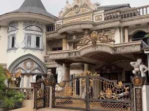 Dijual Rumah Mewah Golden Classic Lippo Central Karawaci Tangerang lokasi di Tangerang Kab., tersedia melalui melalui situs Olx
