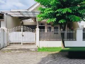 Dijual Rumah Nirwana Eksekutif lokasi di Surabaya Kota, tersedia melalui melalui situs Olx