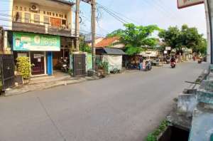 Dijual Rumah Siap Huni dan Apotek Beserta Isinya lokasi di Bekasi Kota, tersedia melalui melalui situs Olx