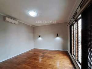 Dijual Rumah Strategis Harga Menarik Di Bintaro Sektor 9 lokasi di Tangerang Selatan Kota, tersedia melalui melalui situs Olx