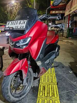 Jual bekas Dijual Yamaha NMAX 2021 MerahPajak Hidup, KM 28 Ribu, Siap Pakai,lokasi di Jakarta Barat
