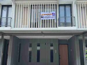 DISEWAKAN - Rumah di Grand Wisata Bekasi 4BR Dekat Tol Tambun lokasi di Bekasi Kota, tersedia melalui melalui situs Olx