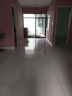Disewakan Rumah di komplek Gardenia Estate, Ciputat lokasi di Tangerang Selatan Kota, tersedia melalui melalui situs Olx