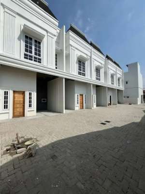 HAGENS villa 5 meter termurah di medan kota lokasi di Medan Kota, tersedia melalui melalui situs Olx