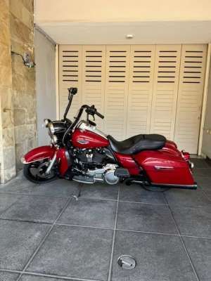 Jual bekas harley davidson roadking 2021, roadglide streetglide ultra,lokasi di Semarang Kota