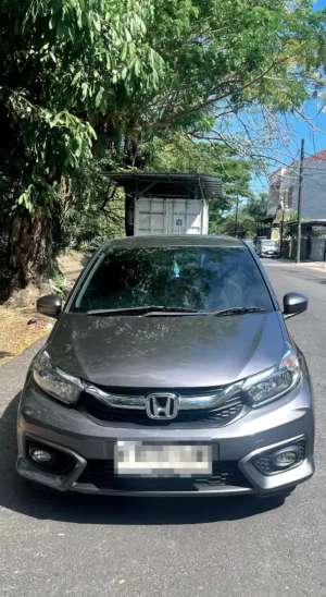 Jual bekas Honda Brio matic,lokasi di Makassar Kota