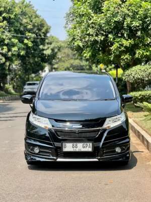 Jual bekas Honda Odyssey E Prestige 2014,lokasi di Bandung Kota