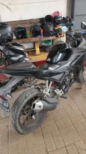 Jual bekas Jual CBR 150 Nego,lokasi di Lebak Kab.